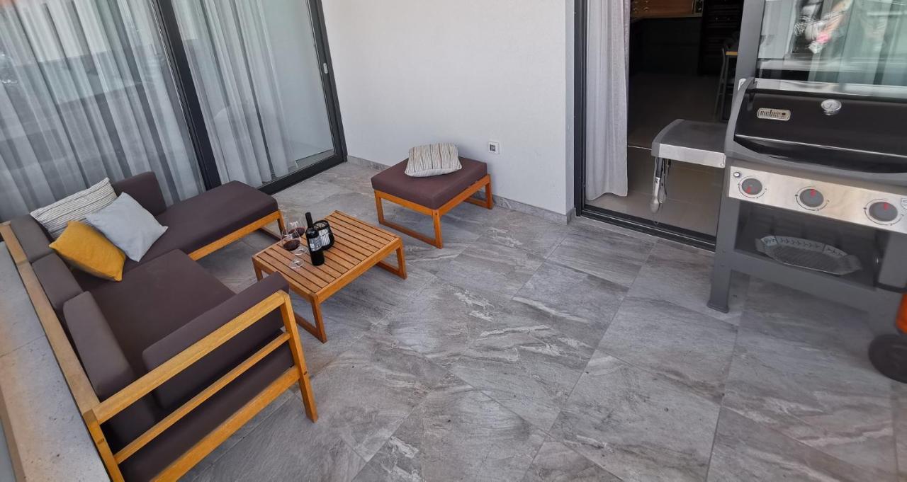 Black Pearl - Luxury Seaside App With Pool & Bbq, Istra Banjole Ngoại thất bức ảnh