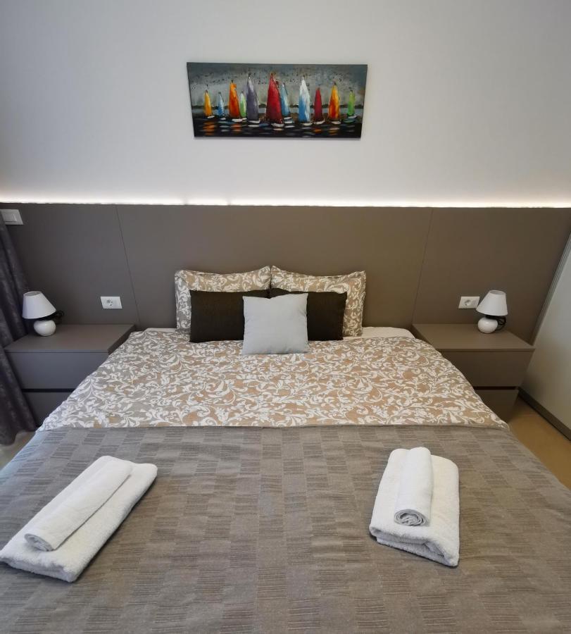 Black Pearl - Luxury Seaside App With Pool & Bbq, Istra Banjole Ngoại thất bức ảnh