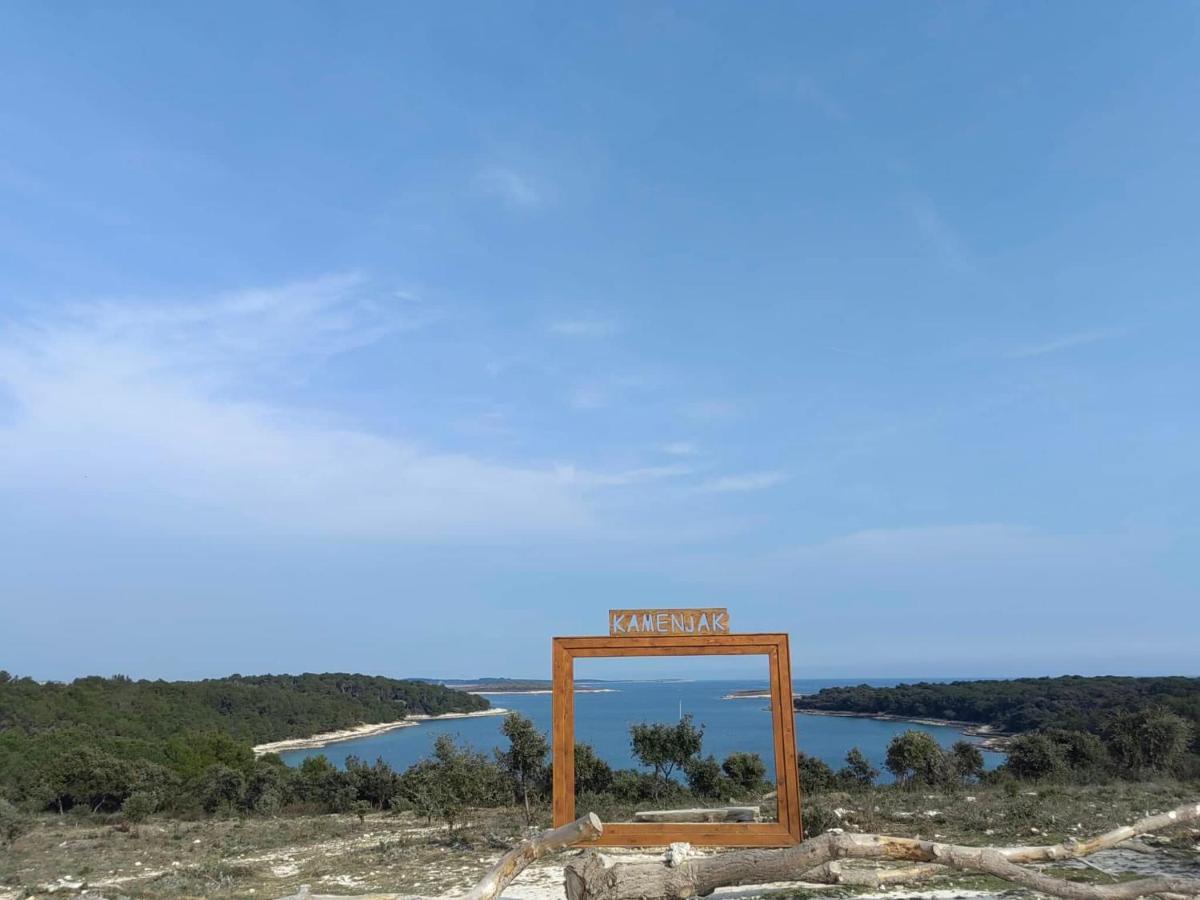 Black Pearl - Luxury Seaside App With Pool & Bbq, Istra Banjole Ngoại thất bức ảnh